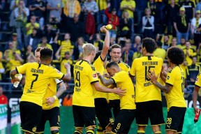 开云体育app-多特蒙德面对法兰克福，寻求保持不败()